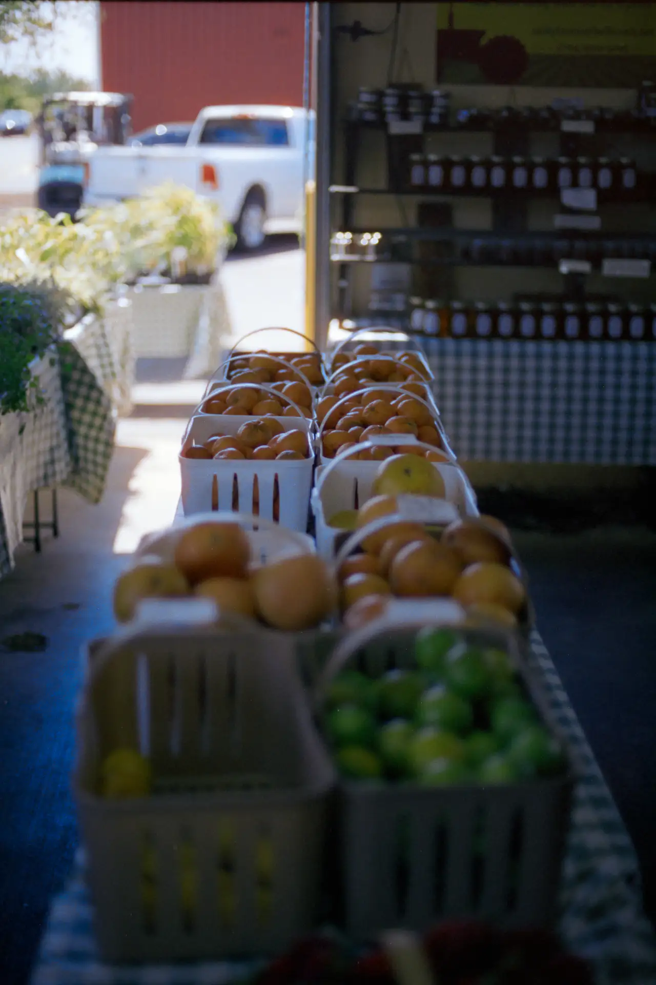 Devanture de L'Epicerie du quartier